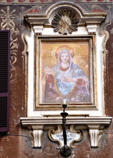 TRIPPLUS_PASSEGGIATA TRA LE MADONNELLE DI ROMA